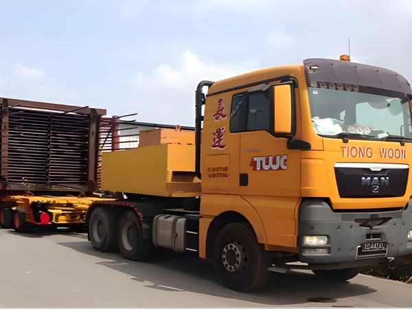 Prime Mover with Low Bed