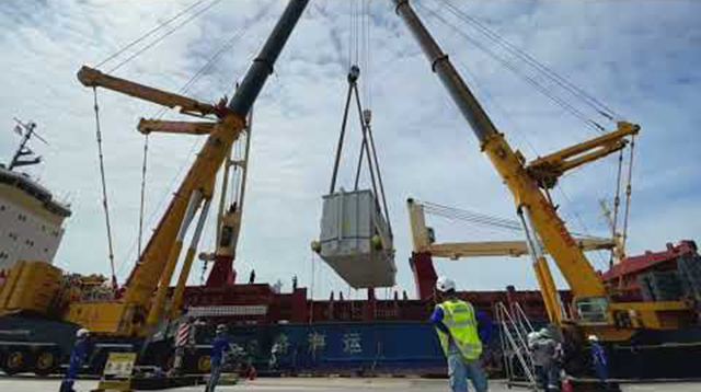 Tandem Lifting of Generator @ Jurong Port