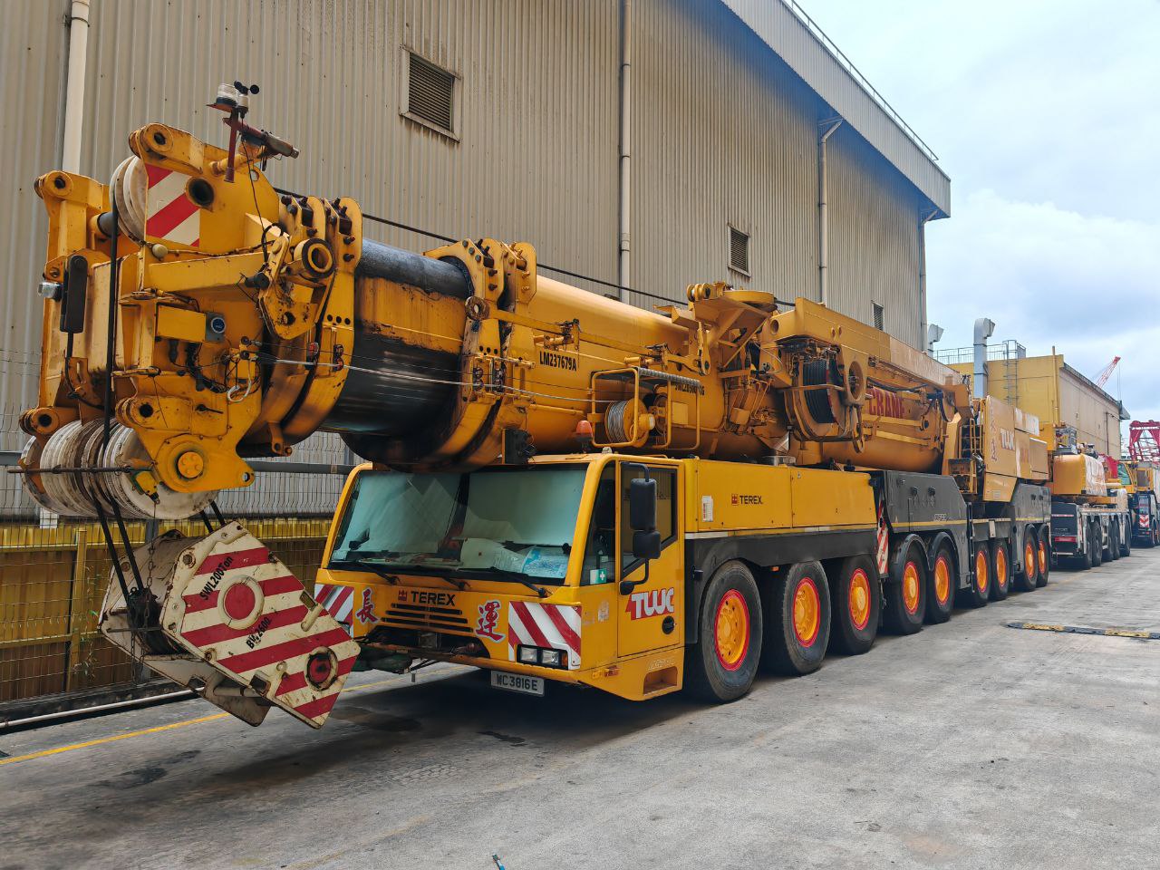 
            <div>AC700-1</div>
      